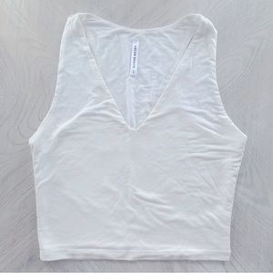 Lulu’s Basic V-neck Crop top. Sz Small.